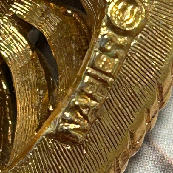 Vintage Estate Signed Napier Gold Loving Heart Ruby Red Rhinestone Pin Brooch - Picture 5 of 8